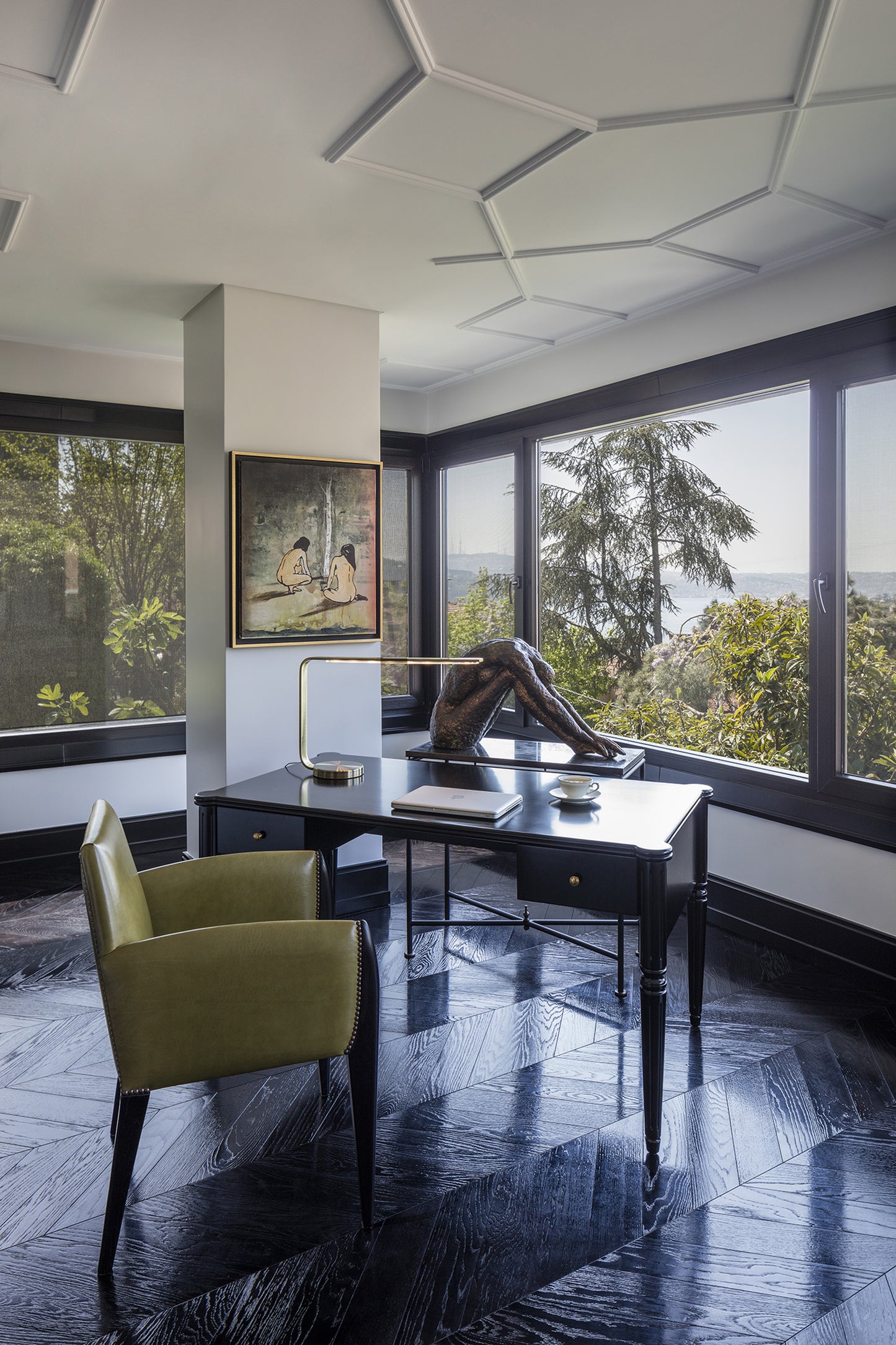LEA ARMCHAIR