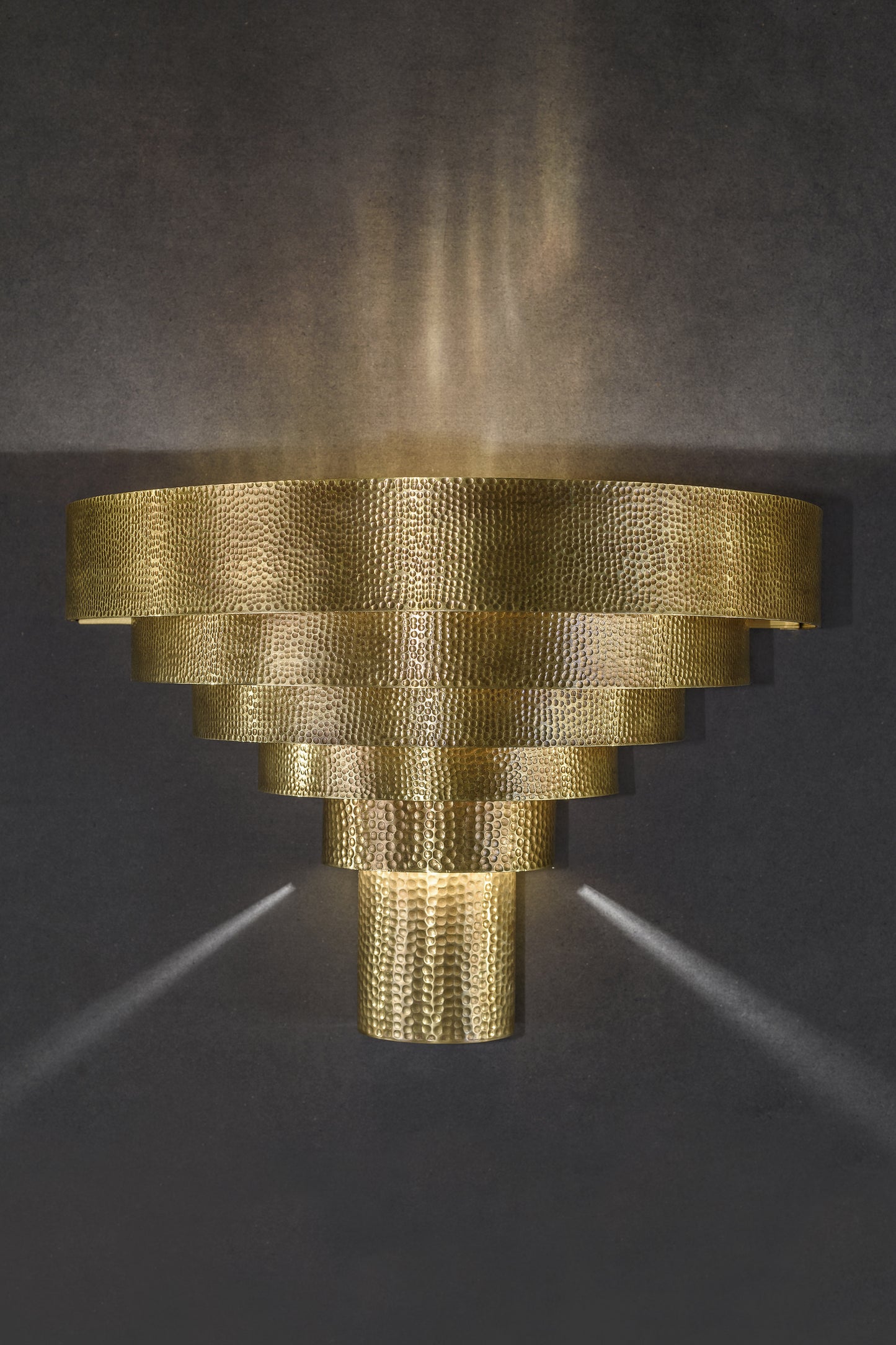 LYKIA WALL LAMP