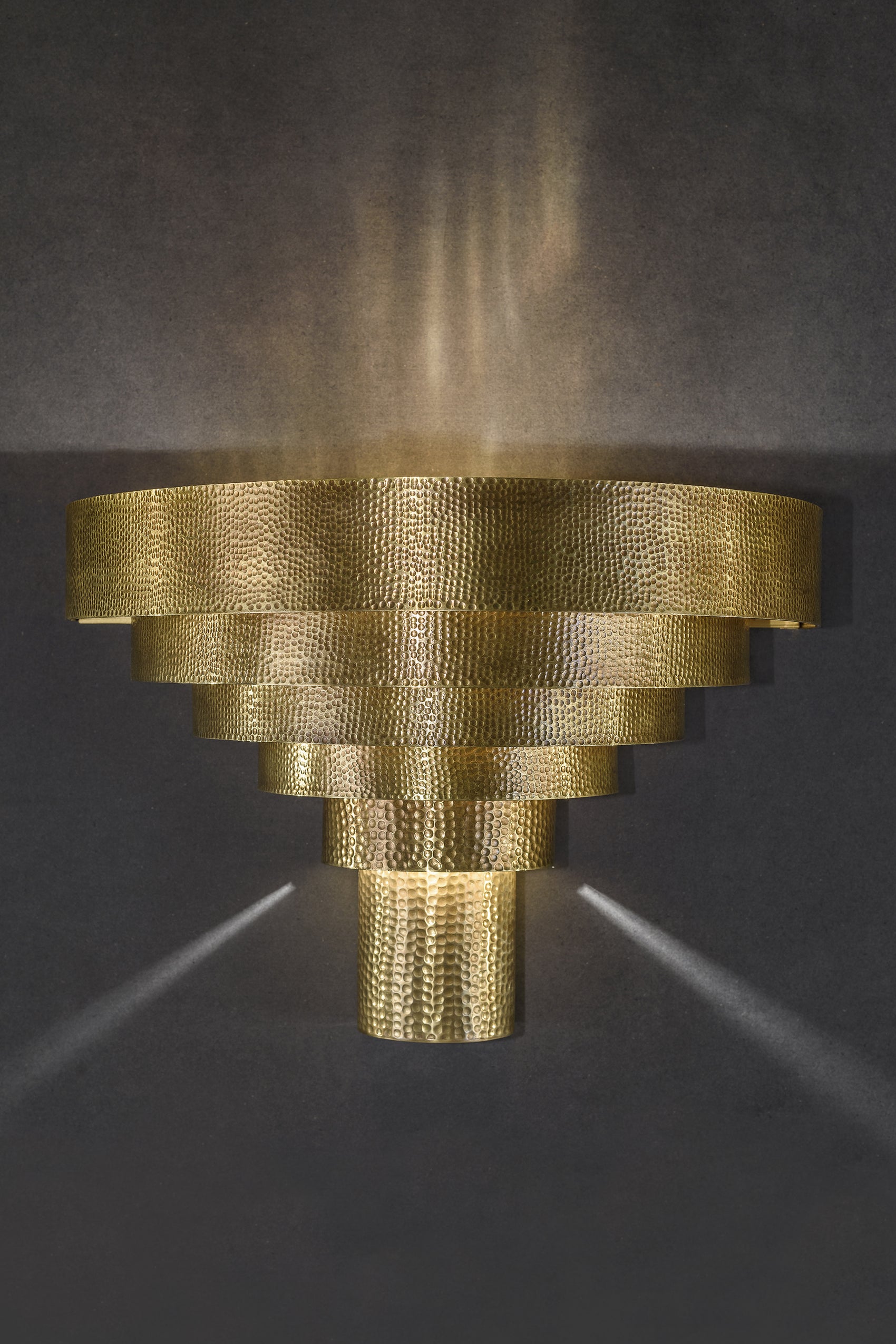 LYKIA WALL LAMP